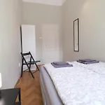 Joseph Boulevard - 3bdr, 2bath, 8ppl Budapest