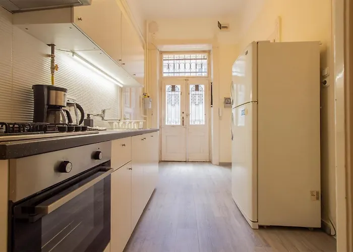 Joseph Boulevard - 3bdr, 2bath, 8ppl * Budapest