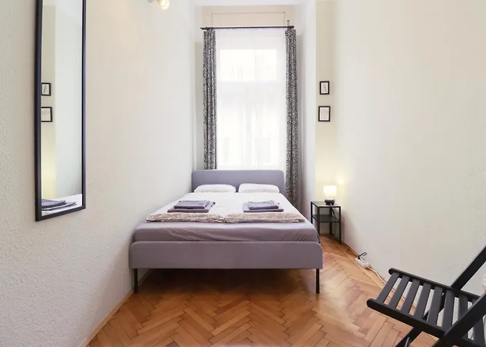 Joseph Boulevard - 3bdr, 2bath, 8ppl