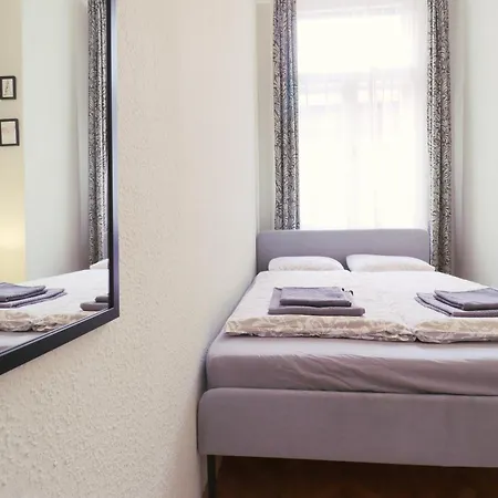 Joseph Boulevard - 3bdr, 2bath, 8ppl * Budapest