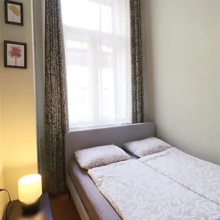 Joseph Boulevard - 3bdr, 2bath, 8ppl *