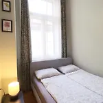 Joseph Boulevard - 3bdr, 2bath, 8ppl *
