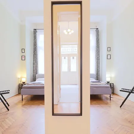 Joseph Boulevard - 3bdr, 2bath, 8ppl Daire *