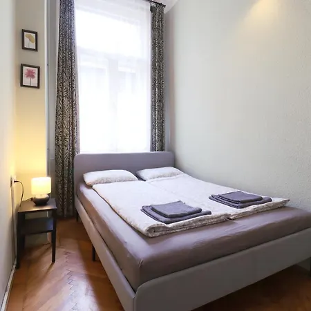 Daire Joseph Boulevard - 3bdr, 2bath, 8ppl