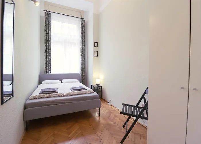 Joseph Boulevard - 3bdr, 2bath, 8ppl Lägenhet